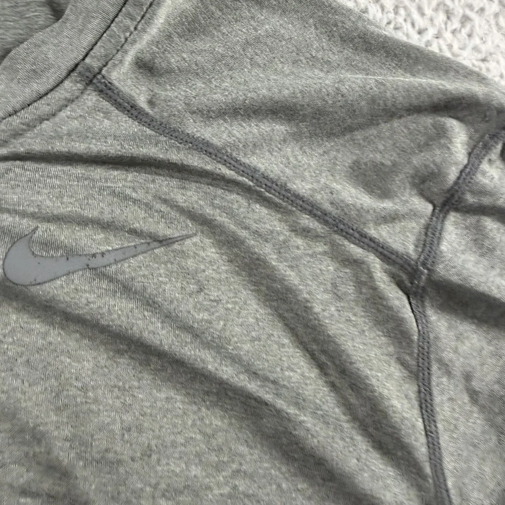 Nike Pro Combat Shirt Mens Medium Gray Fitted Short Sleeve Dri Fit Base Layer